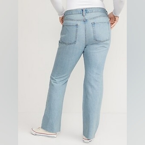 24 - Old Navy | Mid-Rise Slouchy Boot-Cut Non-Stretch Cut-Off Jeans - Picture 3 of 4